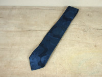Brand New Men's Calvin Klein Silk Neck Tie Blue Black