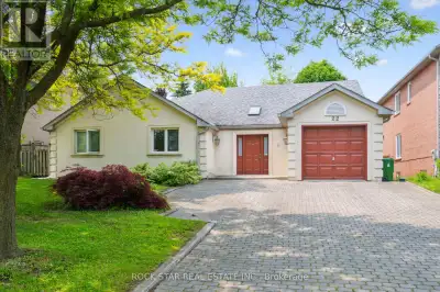 Nestled in the coveted St. Andrews neighbourhood, perfectly poised between Yonge and Bayview, with e...