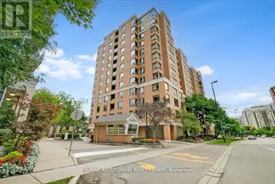 Welcome to this Luxurious Tridel Condo With 24hr gatehouse security. Bright & spacious 2 bedroom 2 b...