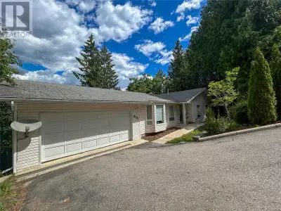 This beautifully maintained 5-bedroom, 3-bathroom home is located just moments from the golf course...