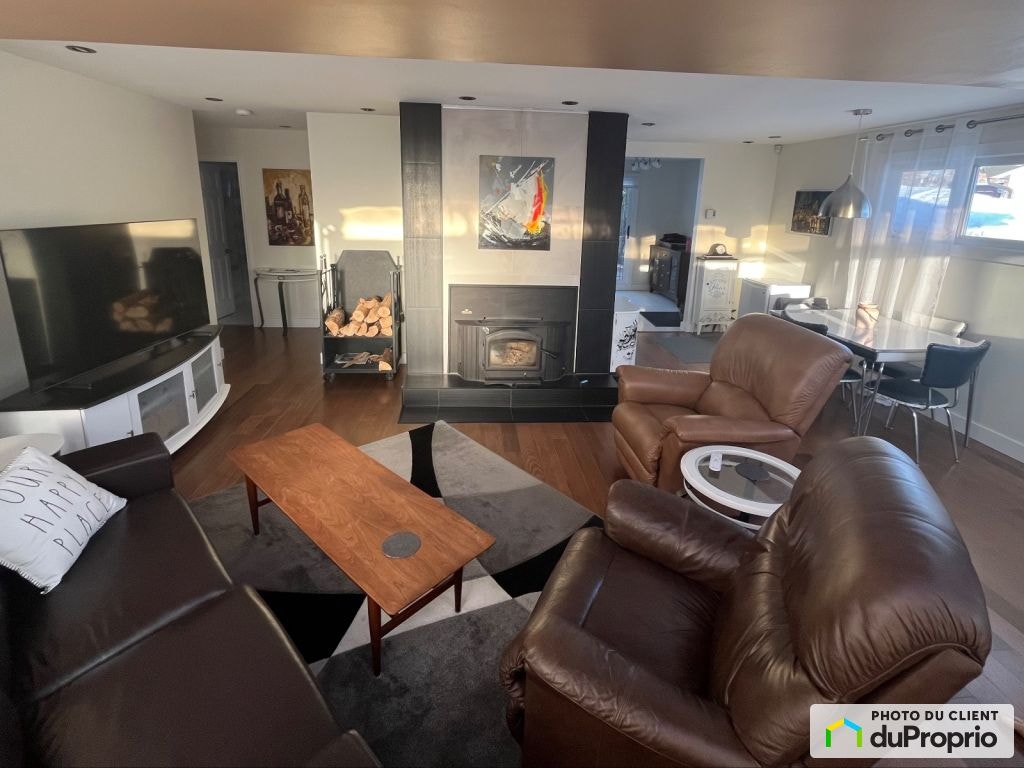 $319,000 - Bungalow for sale in Baie-Comeau — photo 1