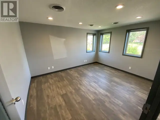 10215-10219 95 AVENUE Fort St. John, British Columbia in Commercial & Office Space for Rent in Fort St. John - Image 5