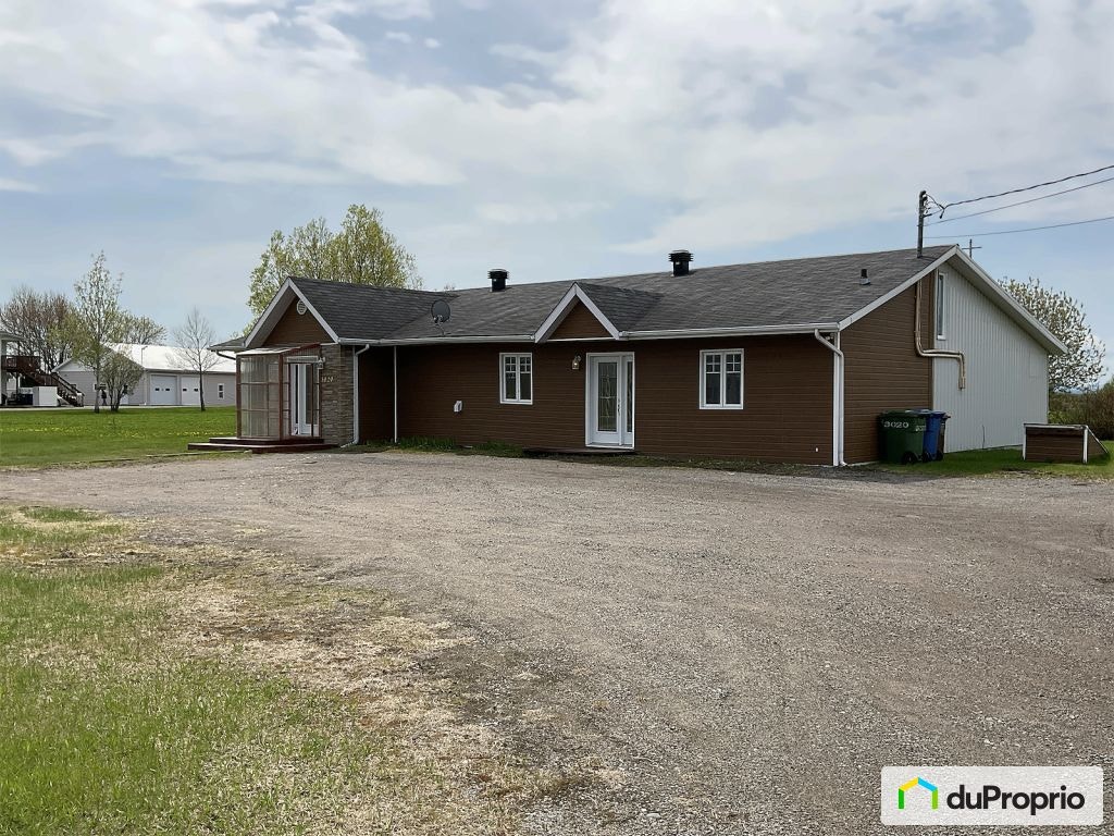 $449,000 - Bungalow for sale in Chicoutimi (Chicoutimi) — photo 3