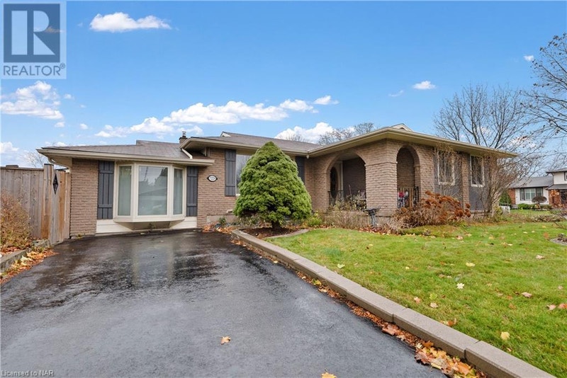 7229 HARRIMAN Street Niagara Falls, Ontario Houses for Sale St