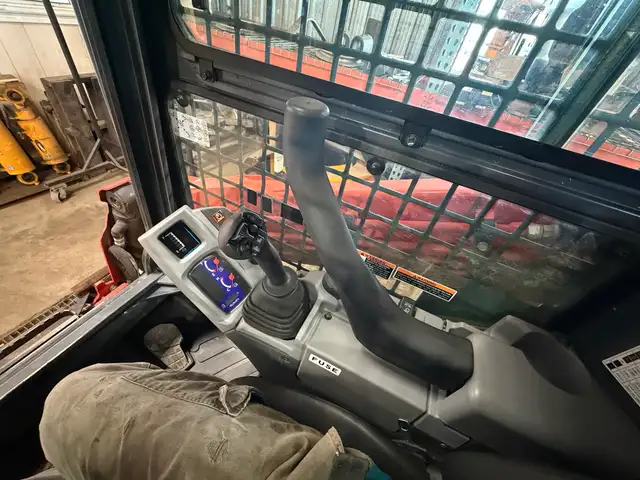 2024 KUBOTA SVL97-2 in Heavy Equipment in Lloydminster - Image 8