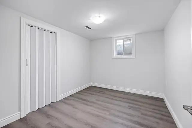 Spacious 2-Bedroom 1 Bath Lower Unit w/ AC, laundry in Long Term Rentals in Windsor Region - Image 6