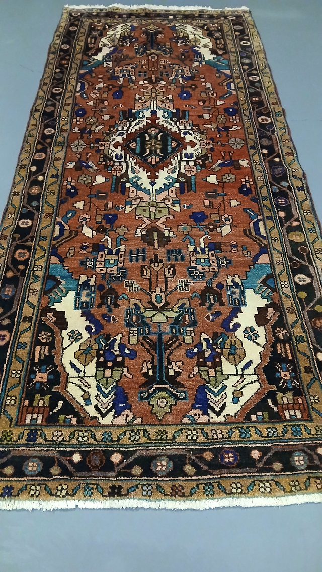 Hamadan 36''x 86'' Nice Quality Hand Crafted Persian Rug. in Rugs, Carpets & Runners in Markham / York Region - Image 4