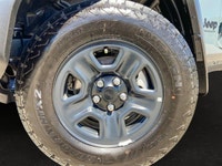 This Jeep Wrangler has a dependable ERC 3.6L Pentastar(TM) VVT V6 engine w/ESS engine powering this... (image 6)