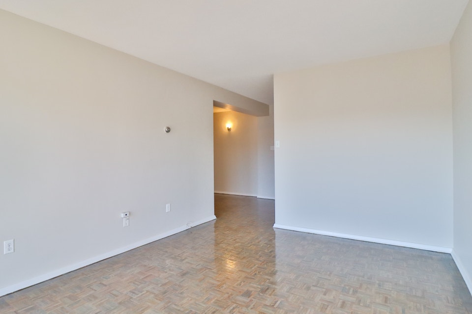 ONE MONTH FREE!   1 Bedroom Centretown/Downtown/CarletonU 4