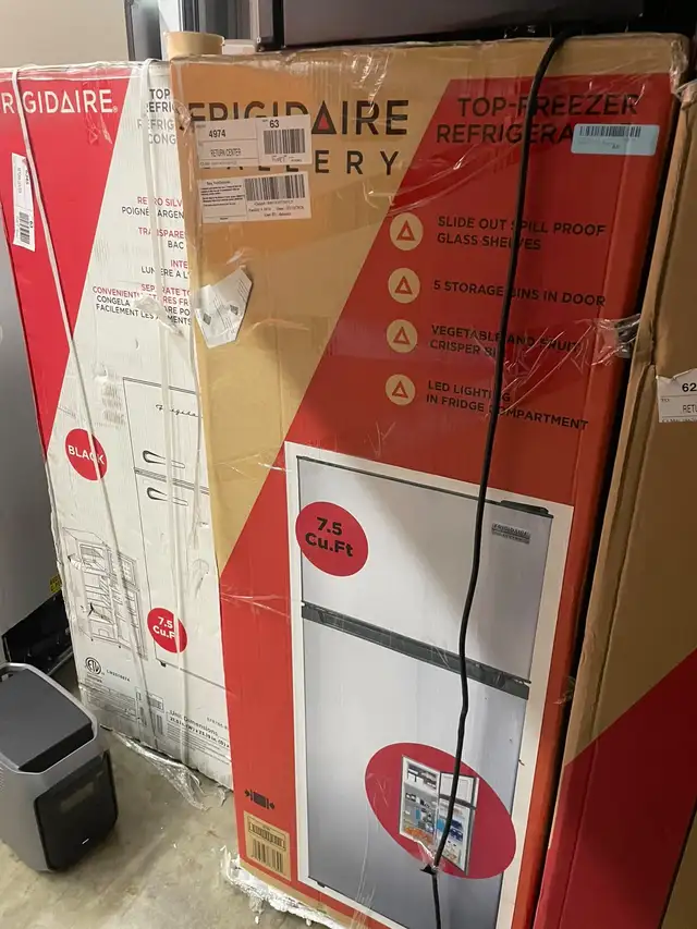 7.5 Cu. Ft. Refrigerator – Compact & Spacious, Great Condition