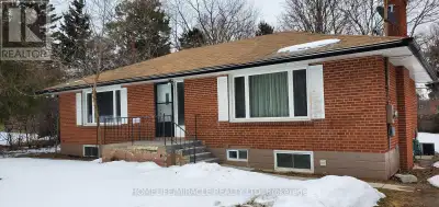 Bright Spacious 3 Bedroom Detached House For Rent In Pickering Near Kingston And Rougemont (5 Mins T...