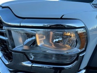 SPECIAL OFFER! This 2024 RAM 5500 REG CAB CHASSIS has the following options Cloth 40/20/40 Prem Benc... (image 4)