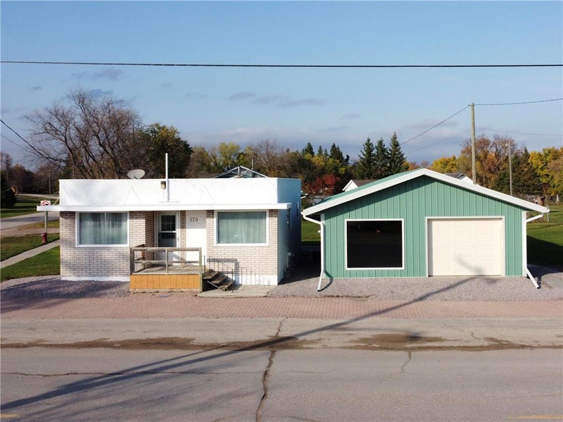 179 Railway Avenue Whitemouth, Manitoba Houses for Sale Winnipeg