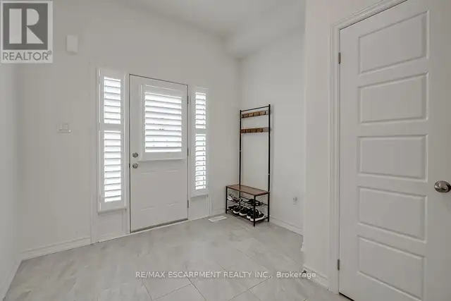 44 MCCURDY AVENUE Hamilton (Waterdown), Ontario62865717364227121