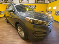 REFINED, POWERFUL, AND ALL-WEATHER READY THIS 2017 HYUNDAI TUCSON AWD 2.0L LUXURY DELIVERS SOPHISTIC... (image 6)
