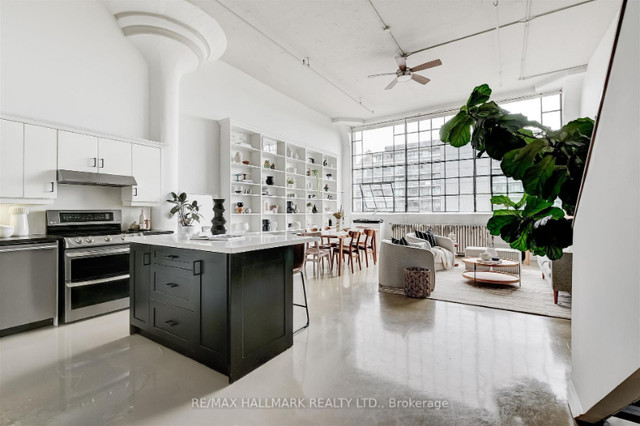 East End Industrial NYC Style Hard Loft in Condos for Sale in City of Toronto - Image 4