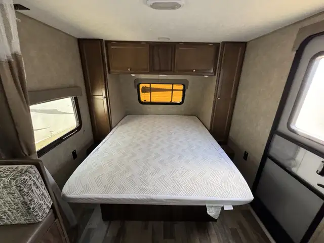 2019 ,Coachmen RV,Viking 21FQS in Travel Trailers & Campers in Kamloops - Image 6