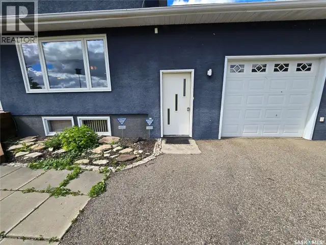 Muchowski Acreage Montmartre, Saskatchewan in Houses for Sale in Regina - Image 4