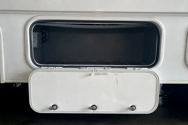 2019 Forest River Sunseeker 2420MS – Pre-Owned Class C Motorhome in RVs & Motorhomes in Red Deer - Image 14