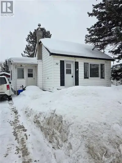 Welcome to 151 Cote Blvd. Cute bungalow in the heart of Hanmer. Needs a little TLC, a perfect winter...