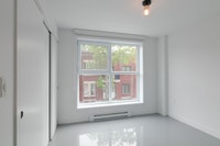 Renovated Akelius one bedroom apartment for rent. Located near Marie Anne in the Plateau Mont-Royal... (image 6)