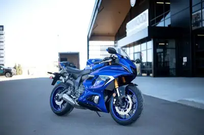 INCOMING PRE-ORDER Engine Type: In-Line Displacement: 42 cu. in. (689 cc) Bore and Stroke: Bore: 3.1...