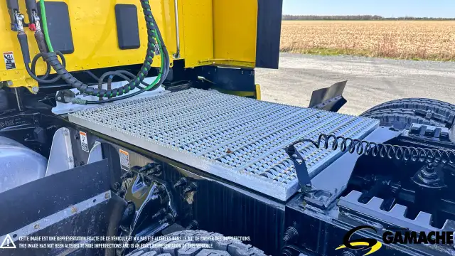 2023 PETERBILT 579 HIGHWAY / SLEEPER TRUCK / TRACTOR in Heavy Trucks in La Ronge - Image 10