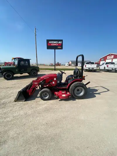 Used Emax22HST, loader, w/50” bucket, 3pth, 540pto, turf tires, 60” mid mower, with 386hrs. Please c...