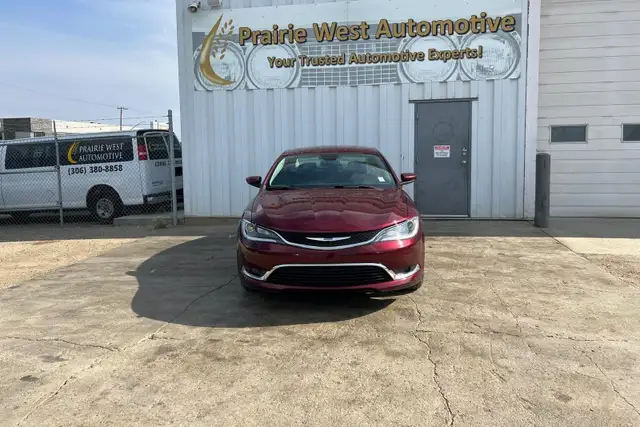 2016 Chrysler 200 Limited64840184681985122