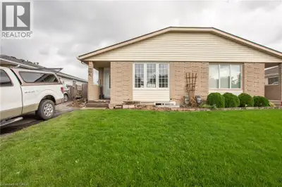 Bright and spacious 3-bedroom upper unit available for lease in a convenient Welland neighbourhood....