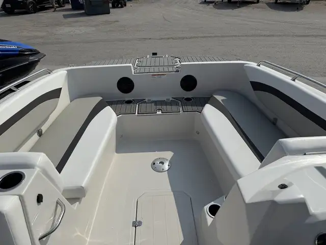 2025 Starcraft SVX 171 | Yamaha VMAX 115 in Powerboats & Motorboats in Kawartha Lakes - Image 6