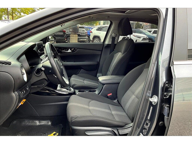 2024 Kia Forte Blind Spot | Car Play | Android Auto in Cars & Trucks in Barrie - Image 3