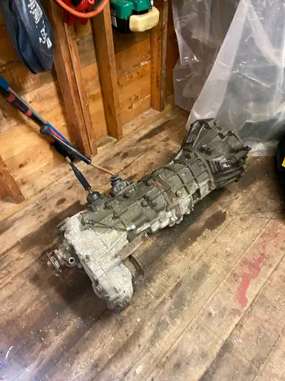 Transmission and transfer case for Toyota Pick Up 3.0L V6 3VZE Low mileage