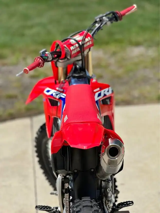 2021 HONDA CRF450R-RED! in Dirt Bikes & Motocross in Edmonton - Image 7