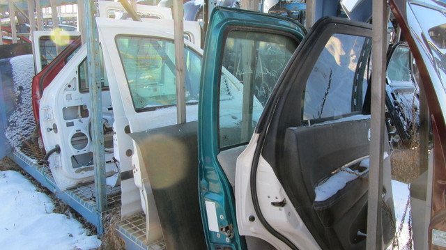 Hundreds of DOORS - Trucks, SUVs - All  Makes - Jasper Auto in Auto Body Parts in Edmonton - Image 3