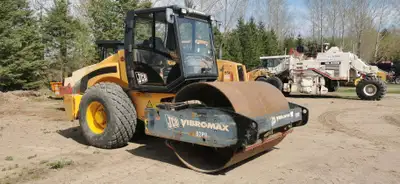 3,393 hours, enclosed cab, 84'' Drum, vibrator, 15 hours on engine and injector pump, drum seals and...
