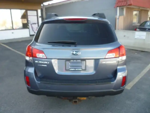 2014 Subaru Outback 4dr Wgn H4 Auto 2.5i Premium in Cars & Trucks in Calgary - Image 7