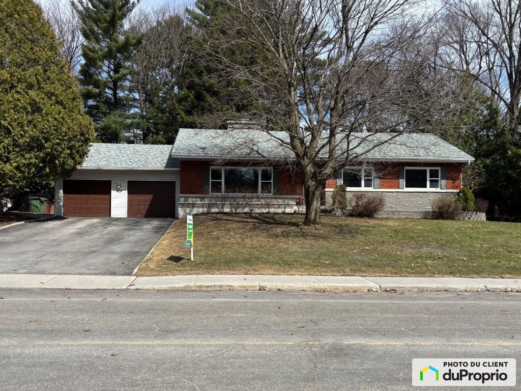 $799,900 - Bungalow for sale in St-Jérôme (St-Jérôme) — photo 1