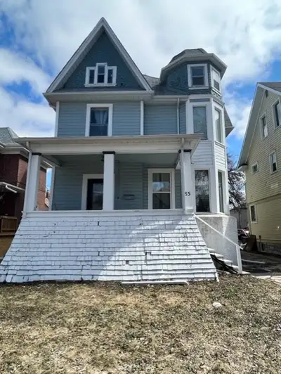 1900 s/ft 3-Bedroom Duplex in Wolseley – Available July 12th