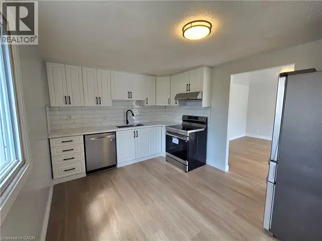 99 CLUTHE Crescent Kitchener, Ontario in Houses for Sale in Kitchener / Waterloo - Image 11