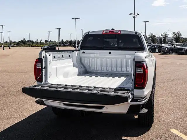 2025 GMC Canyon Elevation in Cars & Trucks in Strathcona County - Image 9