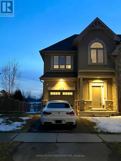 Welcome to Bronte Creek, don't miss the opportunity to live in this luxury and spacious 3 bed+den. T...
