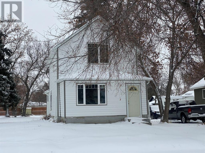 609 Clay Avenue SE Medicine Hat, Alberta Houses for Sale Medicine
