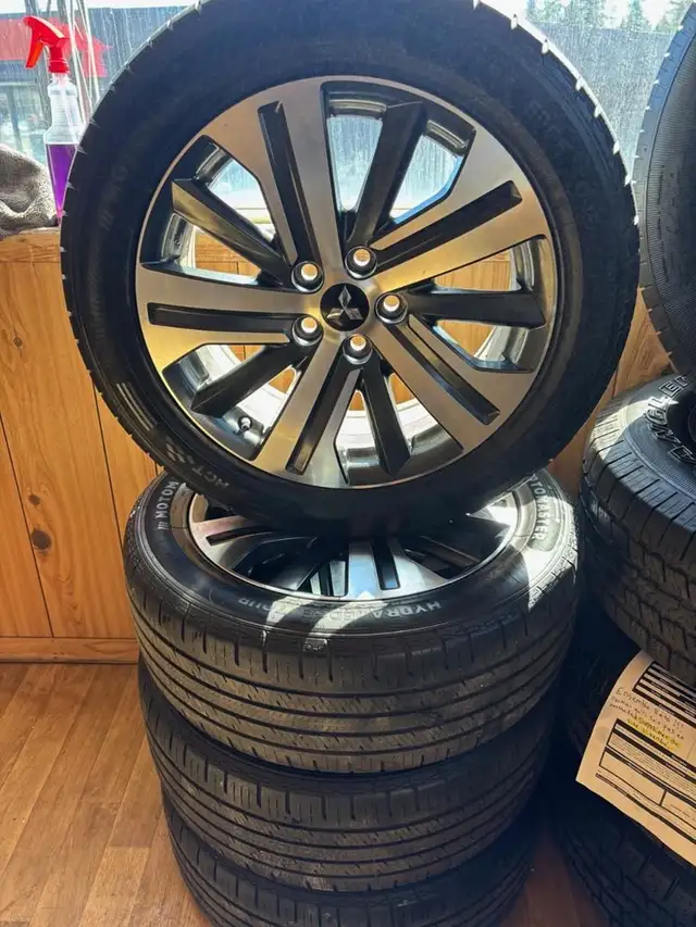 Mitsubishi RVR 225-55-18 MAGS ORIGINE 18P PNEUS MOTOMASTER 6/32  in Cars & Trucks in St-Georges-de-Beauce - Image 2