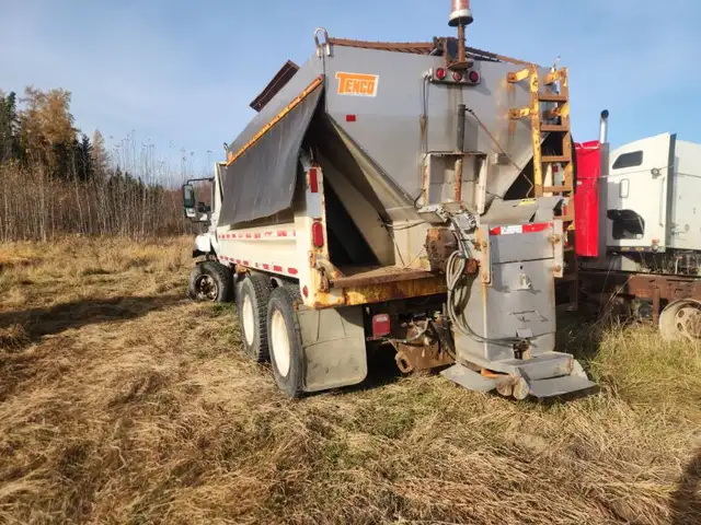 2014 INTERNATIONAL 7500 SBA SNOW PLOW FOR PARTS BOX IS SOLD in Heavy Equipment Parts & Accessories in Edmonton - Image 4