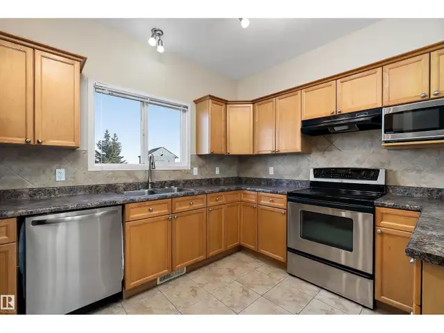 54 BIRCHGLEN CR Leduc, Alberta in Houses for Sale in Edmonton - Image 17