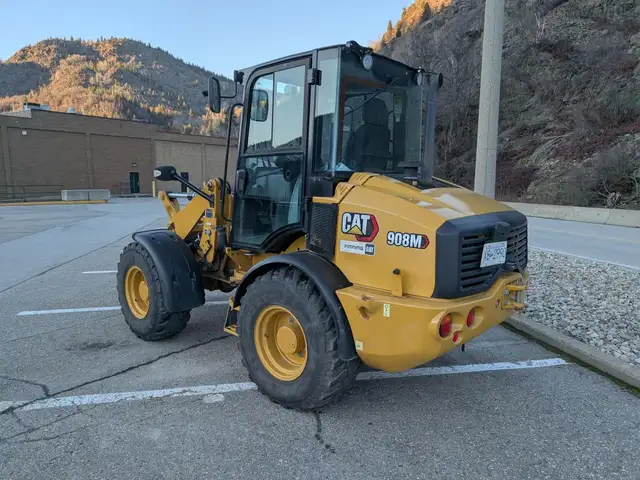 2020 CATERPILLAR 908M in Heavy Equipment in Edmonton - Image 8