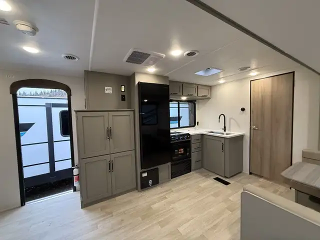 2026 KEYSTONE RV Hideout 291 BRWE in RVs & Motorhomes in Nelson - Image 29