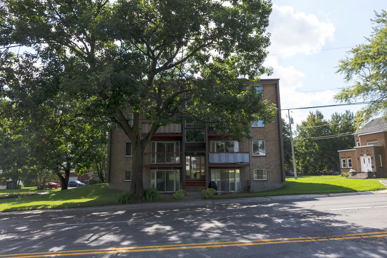 6025 à 6155 boulevard Henri-Bourassa — photo 2