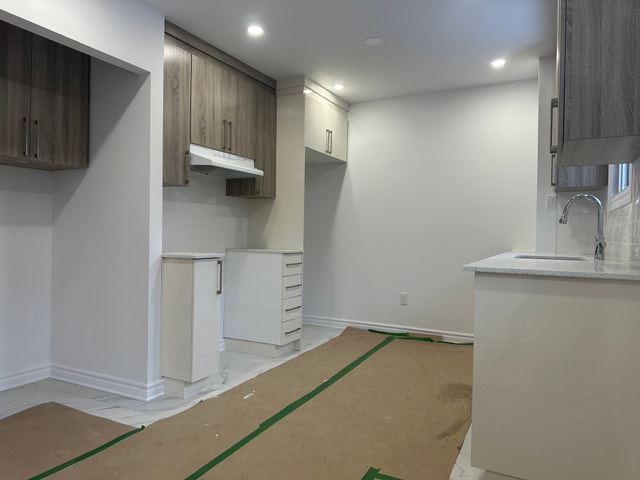 Beautiful 4 1/2 Located In The Heart Of LaSalle